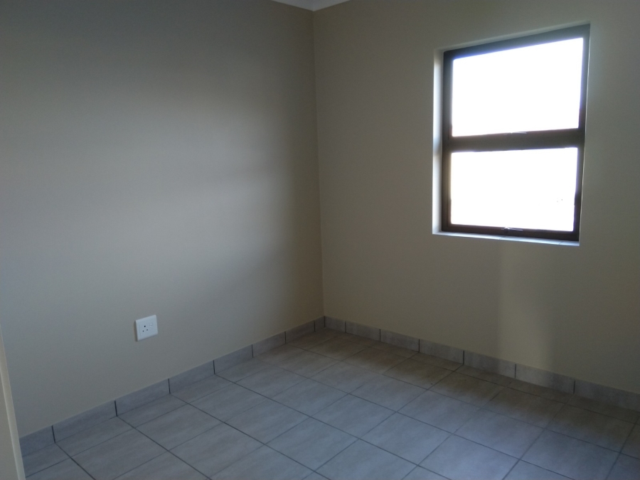 To Let 3 Bedroom Property for Rent in Stellendale Western Cape